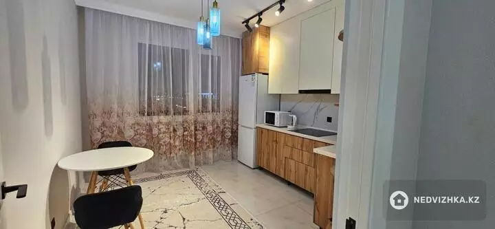 1-комнатная квартира, этаж 10 из 16, 40 м², фотография 2