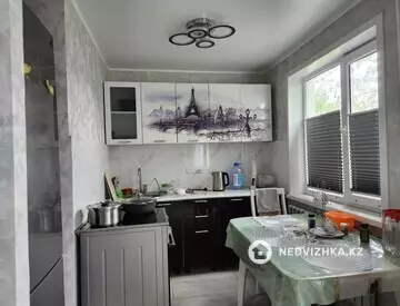 3-комнатная квартира, этаж 3 из 5, 50 м²