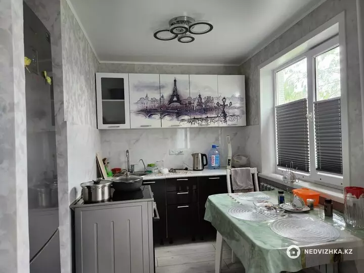 3-комнатная квартира, этаж 3 из 5, 50 м², фотография 4