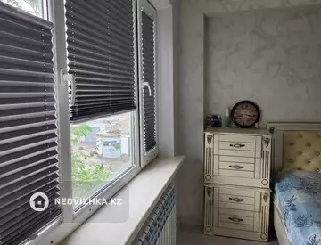 3-комнатная квартира, этаж 3 из 5, 50 м², миниатюра 6