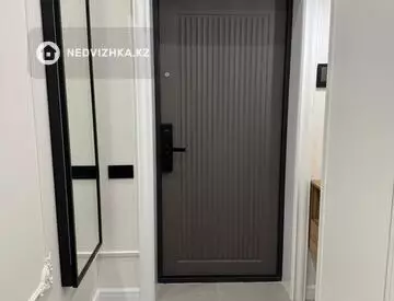 4-комнатная квартира, этаж 19 из 18, 137 м², миниатюра 6