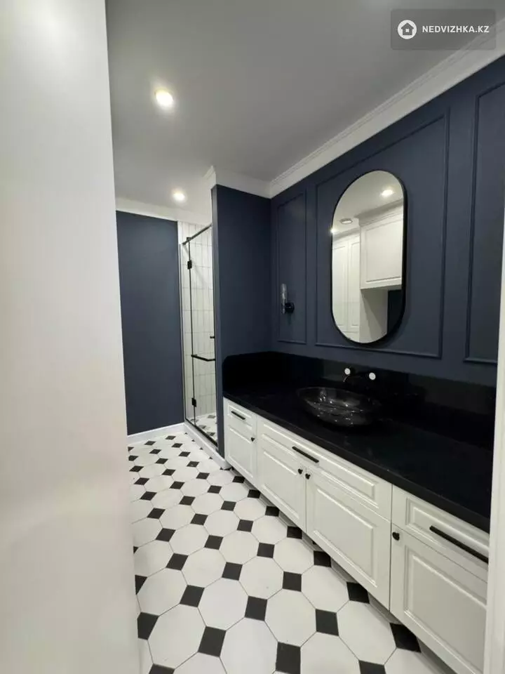 4-комнатная квартира, этаж 19 из 18, 137 м², фотография 3