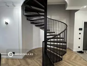 4-комнатная квартира, этаж 19 из 18, 132 м², миниатюра 11