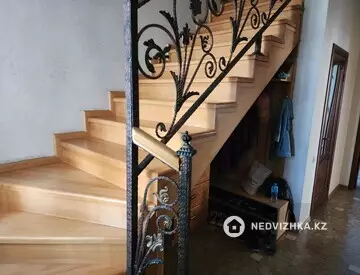 7-бөлмелі үй, 8 соттық, 340 м², 11-нобай
