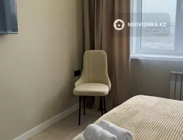 1-комнатная квартира, этаж 9 из 10, 27 м², Посуточно, миниатюра 8