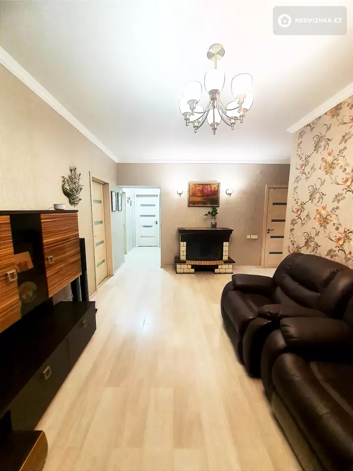 4-комнатная квартира, этаж 9 из 9, 106 м²