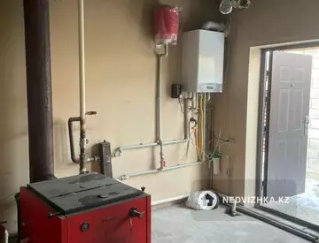 Помещение, этаж 2 из 2, В жилом доме, 33 м²