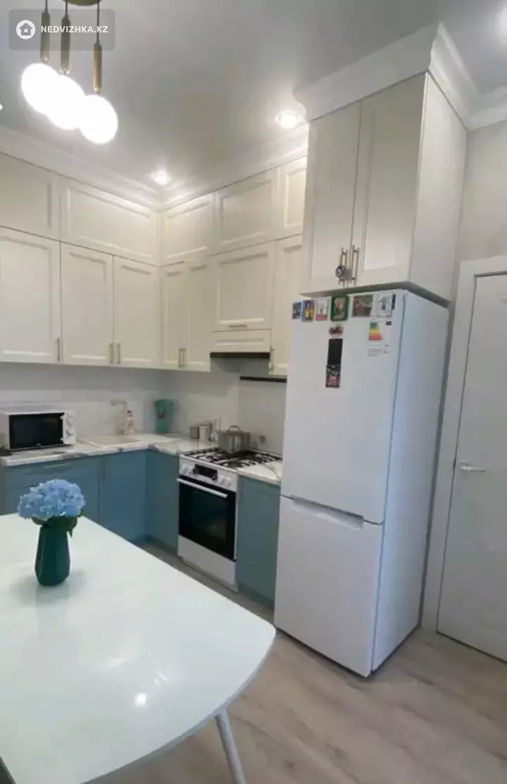 2-комнатная квартира, этаж 4 из 9, 70 м², фотография 2