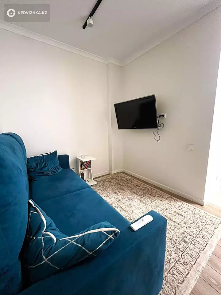 2-комнатная квартира, этаж 2 из 18, 49 м², фотография 2