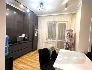 2-комнатная квартира, этаж 2 из 18, 49 м², миниатюра 3