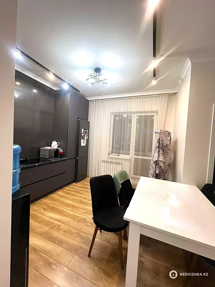 2-комнатная квартира, этаж 2 из 18, 49 м², фотография 3