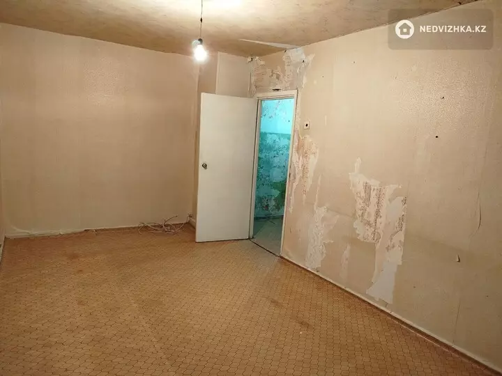 1-комнатная квартира, этаж 3 из 5, 30 м², фотография 2