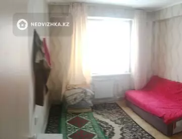 3-комнатная квартира, этаж 9 из 9, 81 м², миниатюра 2