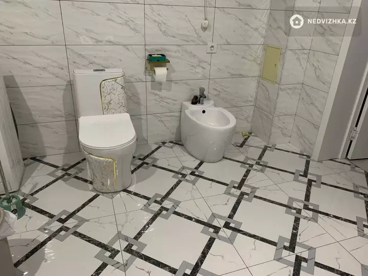 8-комнатный дом, 10 соток, 265 м², фотография 5