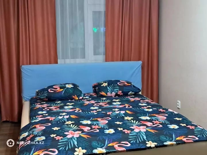 2-комнатная квартира, этаж 1 из 5, 54 м², Посуточно, 3-фотосурет