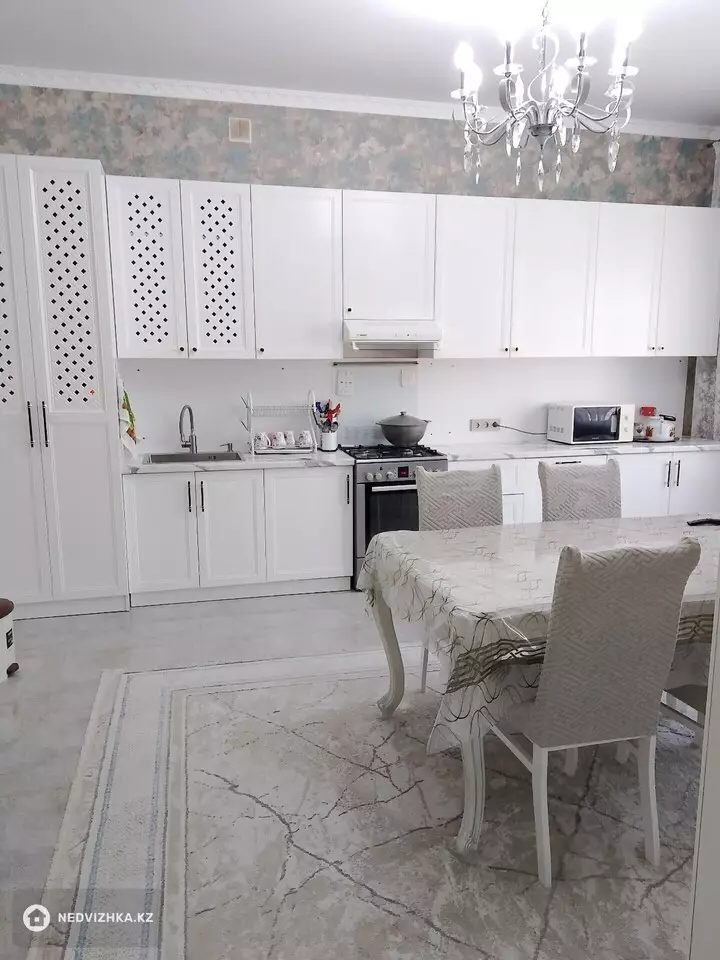 4-комнатный дом, 4 соток, 159 м²
