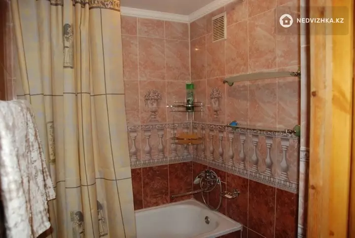 2-комнатная квартира, этаж 3 из 3, 43 м², Посуточно, фотография 4