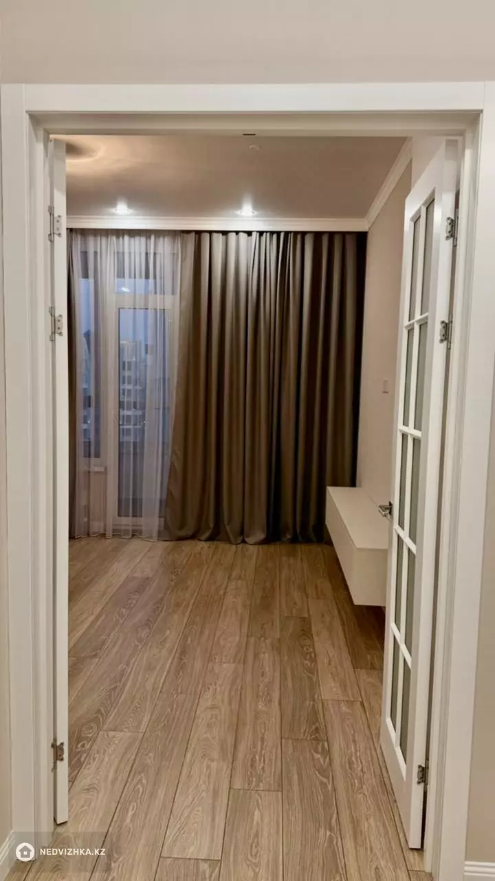 2-комнатная квартира, этаж 19 из 22, 54 м², На длительный срок, фотография 2