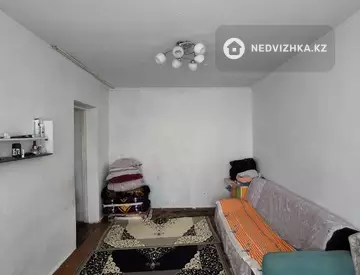 1-комнатная квартира, этаж 4 из 4, 28 м², миниатюра 3