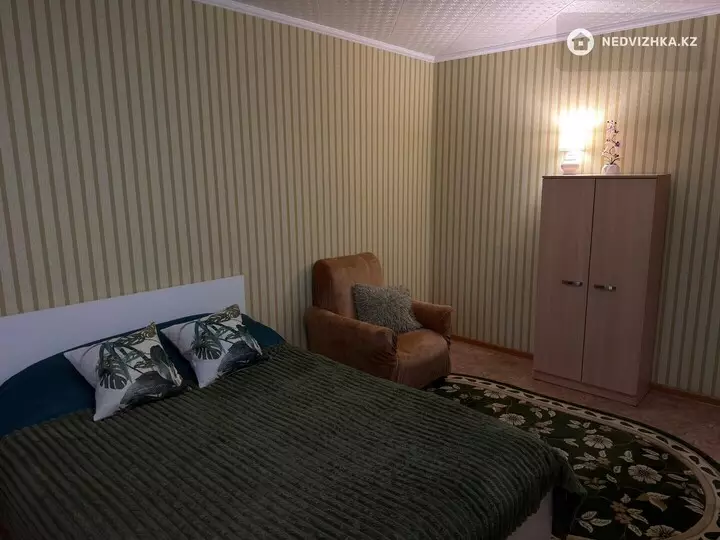 1-комнатная квартира, этаж 1 из 5, 41 м², Посуточно, фотография 2