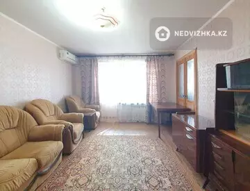 3-комнатная квартира, этаж 2 из 6, 62 м², миниатюра 1
