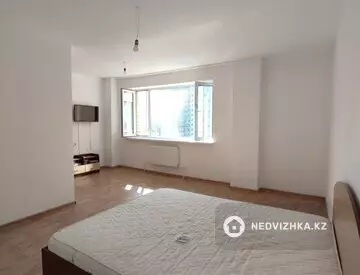 2-комнатная квартира, этаж 12 из 17, 43 м², миниатюра 2