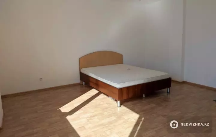 2-комнатная квартира, этаж 12 из 17, 43 м², фотография 3