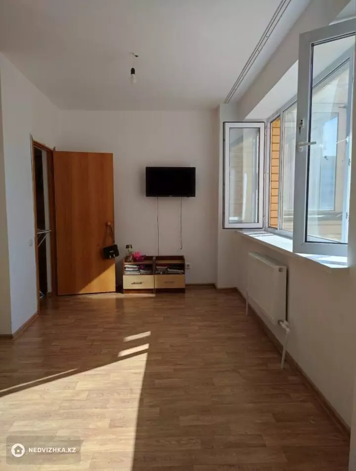2-комнатная квартира, этаж 12 из 17, 43 м², фотография 4