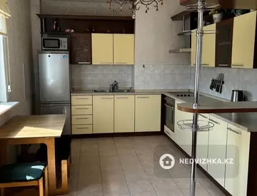 2-комнатная квартира, этаж 11 из 11, 71 м², На длительный срок