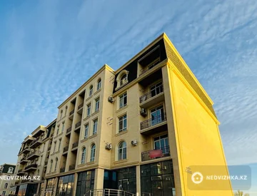 3-комнатная квартира, этаж 4 из 4, 100 м², На длительный срок, миниатюра 1