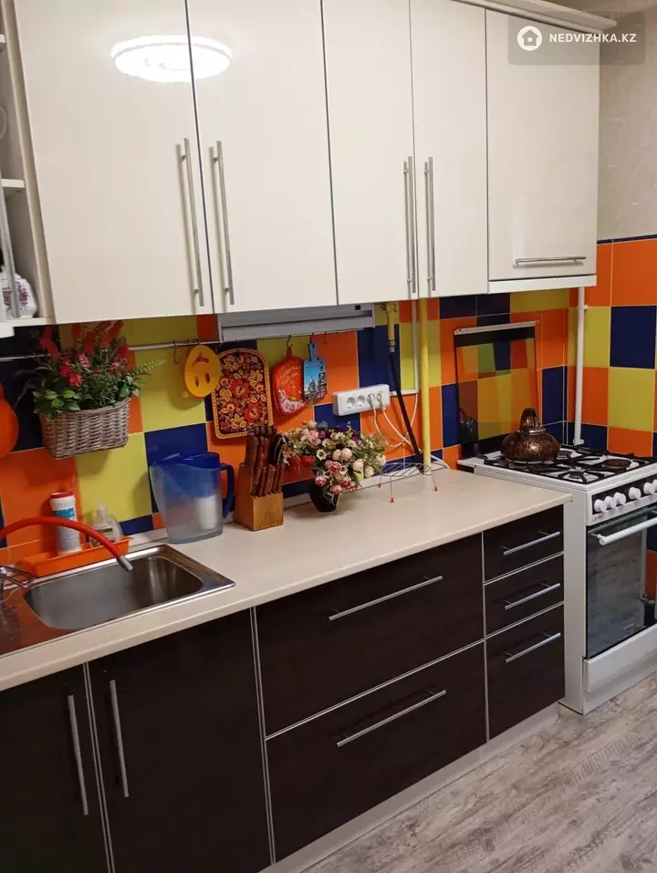 3-комнатная квартира, этаж 3 из 5, 70 м², фотография 5