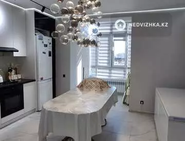 3-комнатная квартира, этаж 1 из 3, 111 м², миниатюра 2