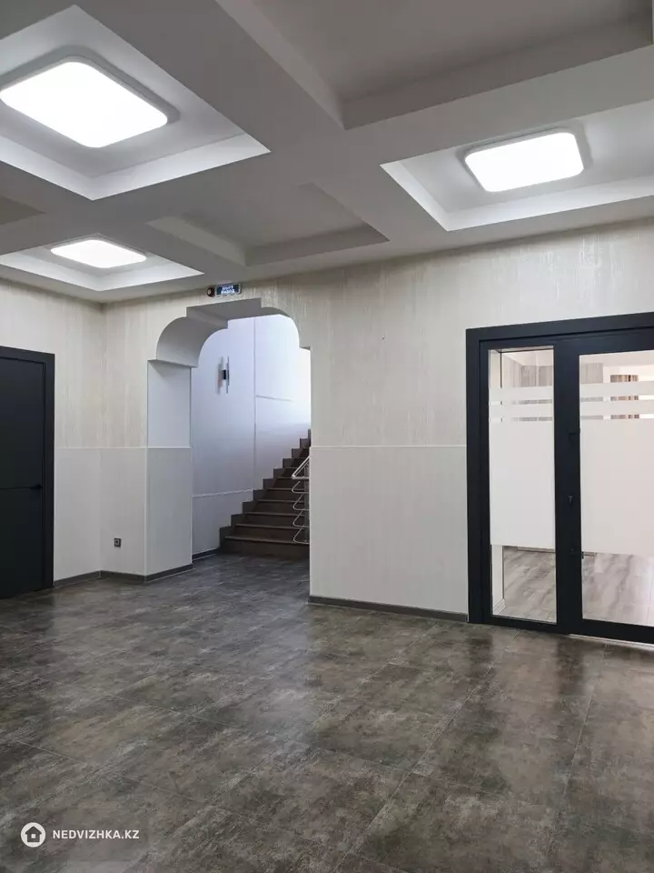 7-комнатный дом, 10 соток, 715 м², фотография 4