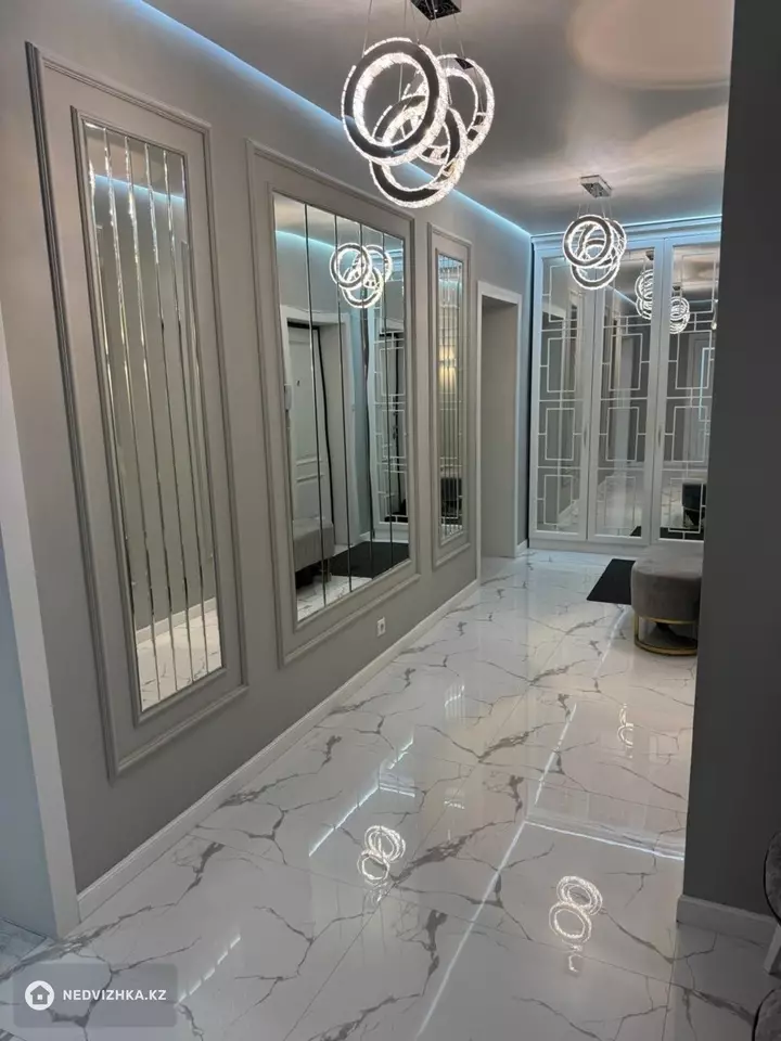 3-комнатная квартира, этаж 1 из 9, 129 м², фотография 2