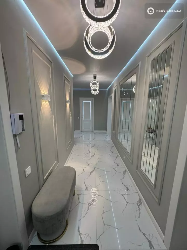 3-комнатная квартира, этаж 1 из 9, 129 м², фотография 4