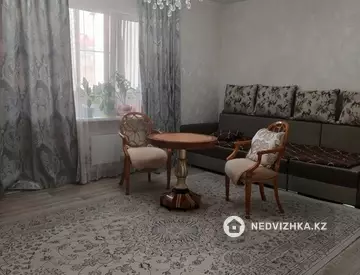 2-комнатная квартира, этаж 3 из 6, 66 м², миниатюра 1