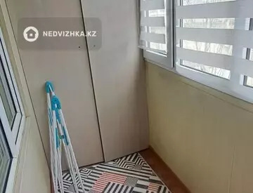 2-комнатная квартира, этаж 3 из 6, 66 м², миниатюра 6