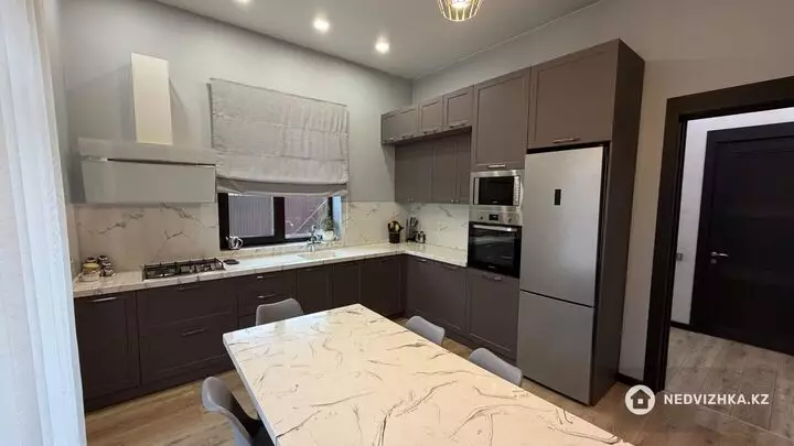 5-комнатный дом, 6.8 соток, 236 м², фотография 4