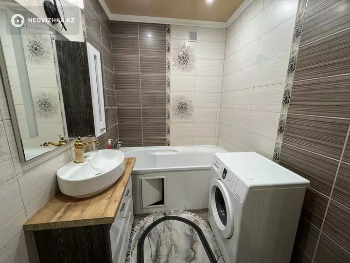 2-комнатная квартира, этаж 3 из 12, 100 м², Посуточно, фотография 3