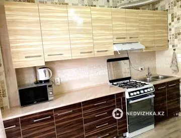 1-комнатная квартира, этаж 4 из 10, 37 м², миниатюра 6
