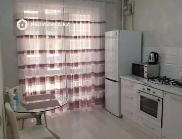 1-комнатная квартира, этаж 8 из 10, 37 м², миниатюра 11