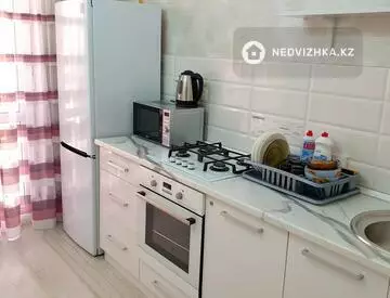 1-комнатная квартира, этаж 8 из 10, 37 м², миниатюра 9