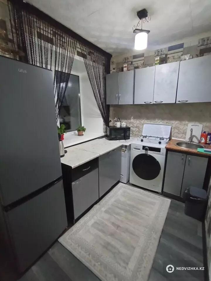 3-комнатная квартира, этаж 4 из 4, 1 м², Посуточно, фотография 2