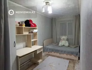 3-комнатная квартира, этаж 4 из 4, 1 м², Посуточно, миниатюра 7