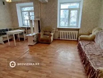 2-комнатная квартира, этаж 1 из 2, 45 м², миниатюра 2
