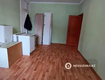 2-комнатная квартира, этаж 1 из 2, 45 м², миниатюра 4