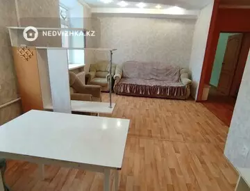 2-комнатная квартира, этаж 1 из 2, 45 м², миниатюра 1