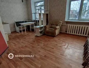 2-комнатная квартира, этаж 1 из 2, 45 м², миниатюра 8