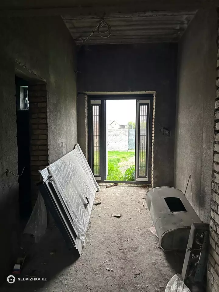 7-комнатный дом, 8 соток, 300 м², фотография 5