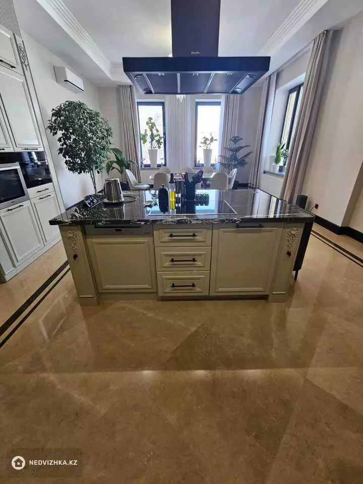 6-комнатный дом, 10 соток, 780 м², фотография 3